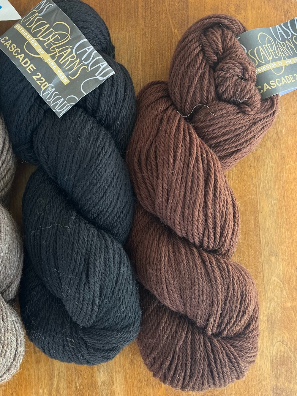 Cascade Yarns Peruvian Alpaca 2 skeins - Black and Brown